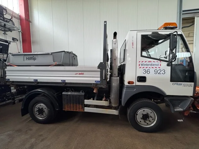 Aebi MT 750 Geräteträger – Seitenansicht