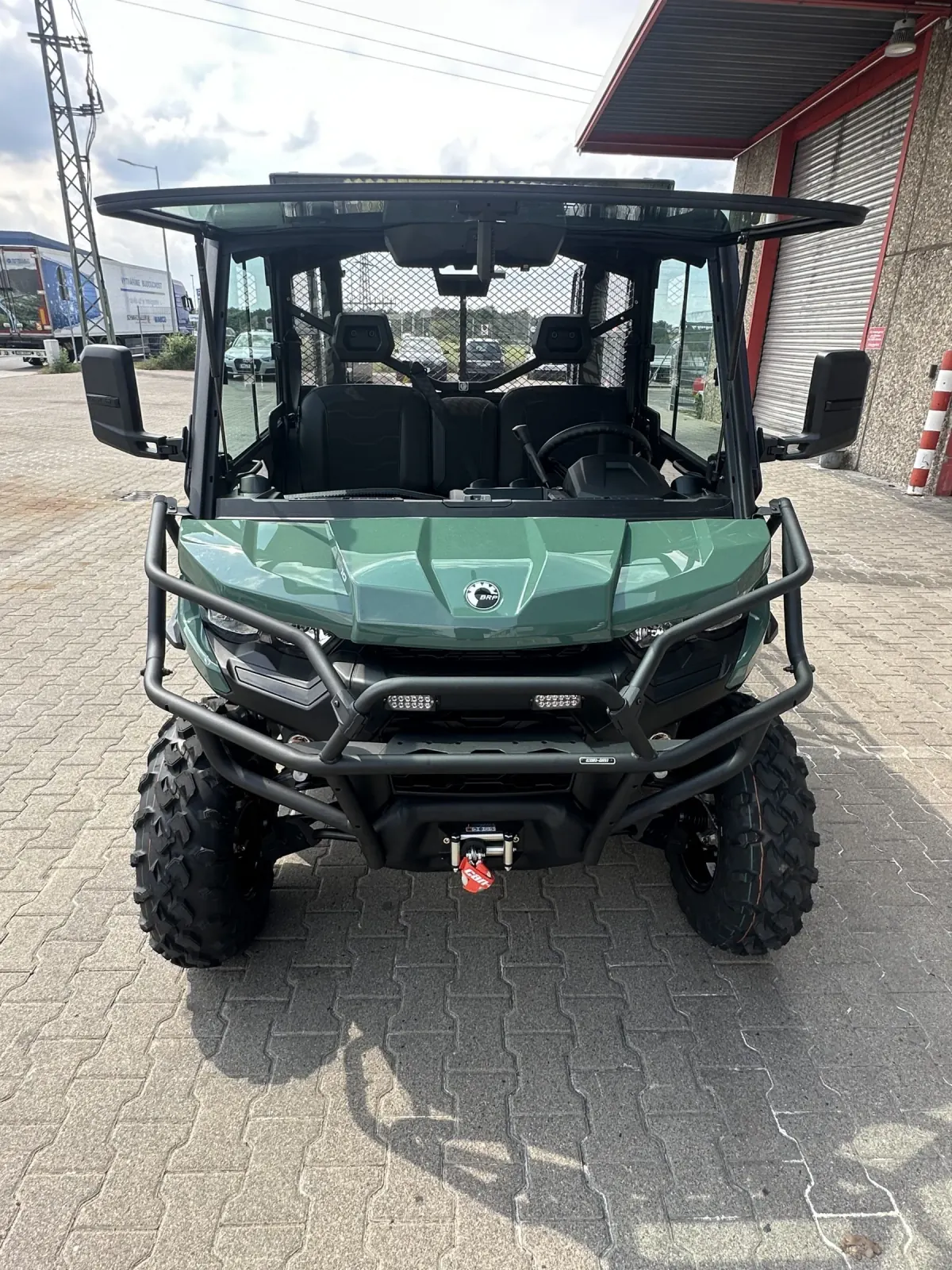 BRP Can-Am Kipper mit Allrad – Frontansicht